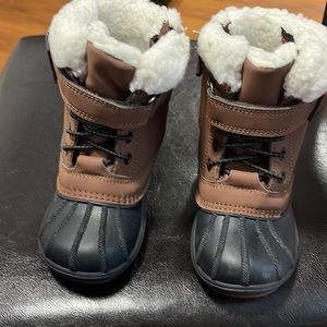Toddler snow boots, never worn